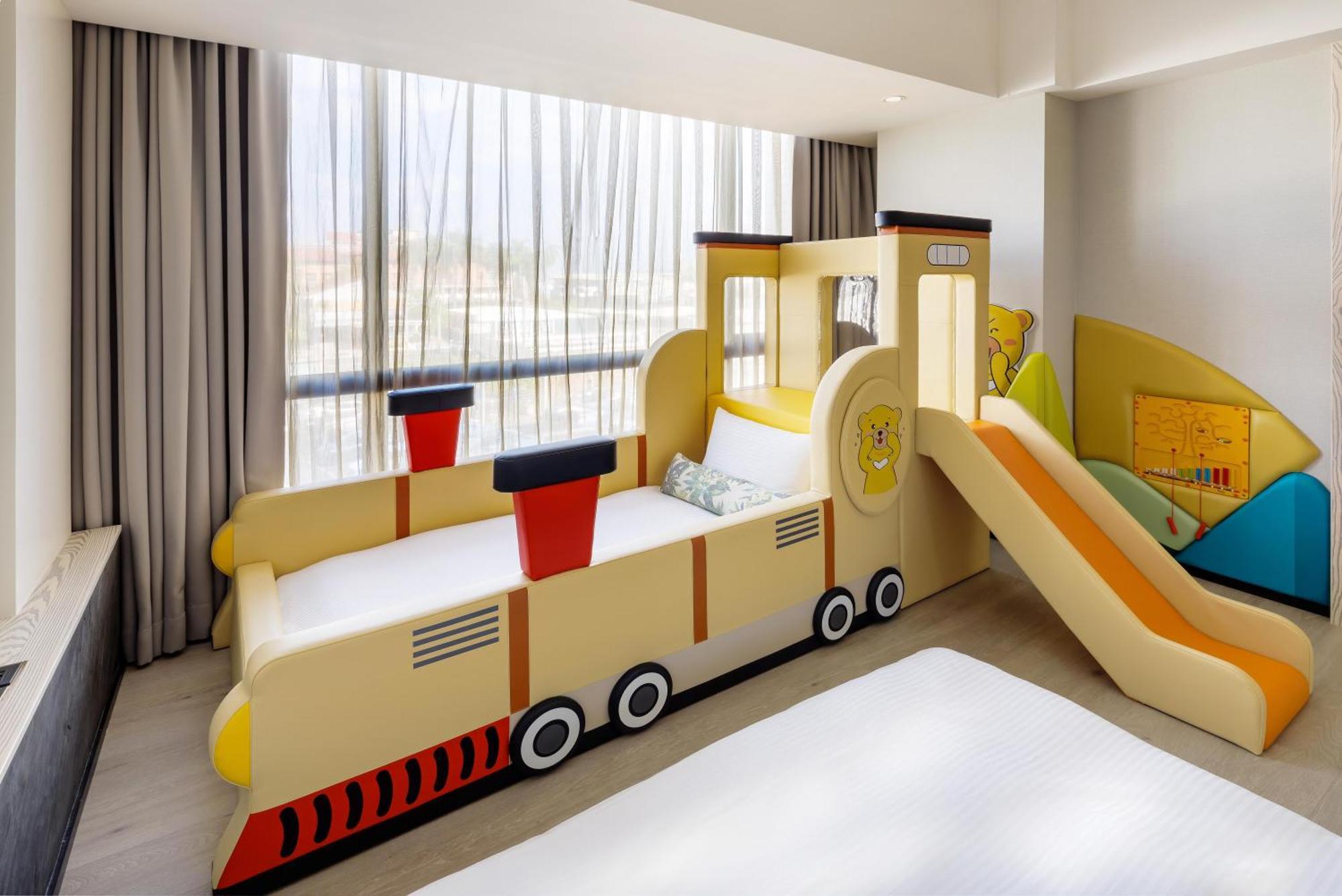Hsin Hotel Chiayi Eksteriør billede Family room