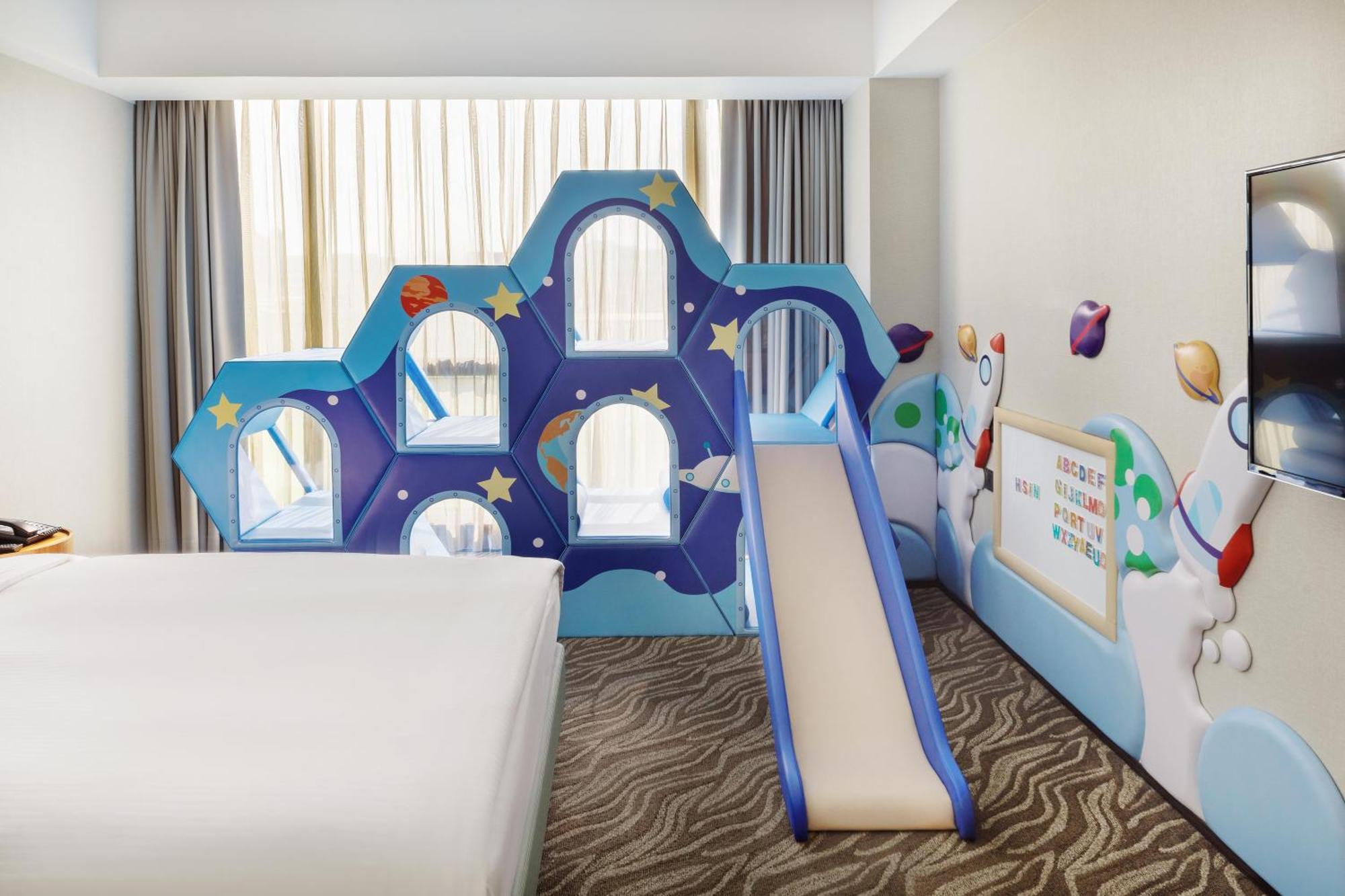 Hsin Hotel Chiayi Eksteriør billede The Family Suite