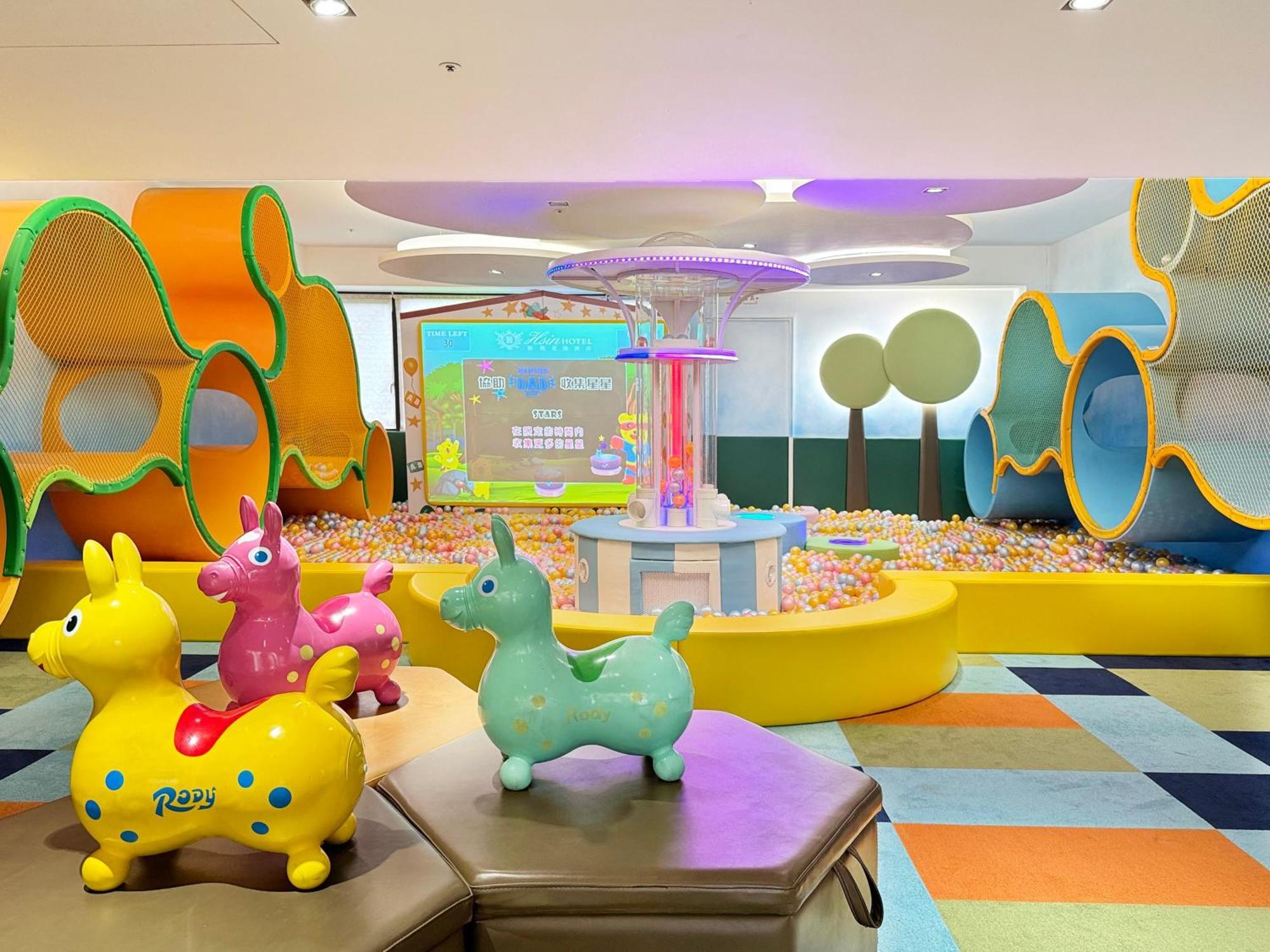 Hsin Hotel Chiayi Eksteriør billede The Kiddie Playground